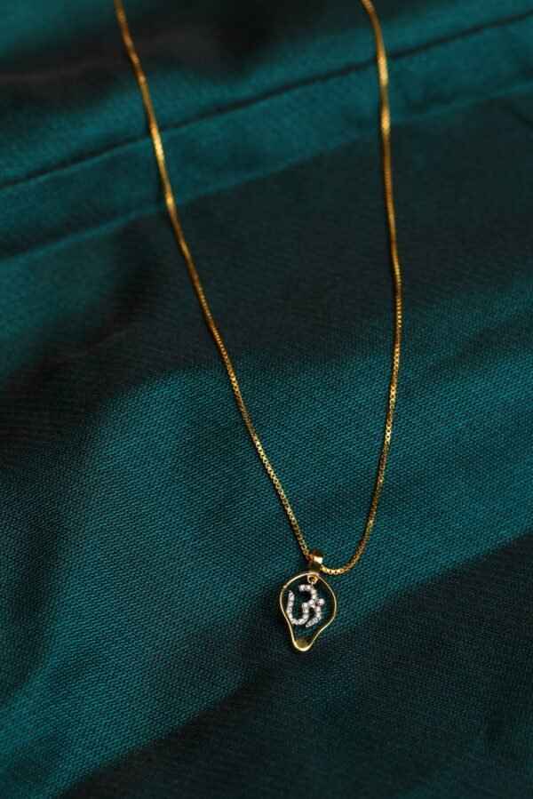 Om Pendant DP-0001