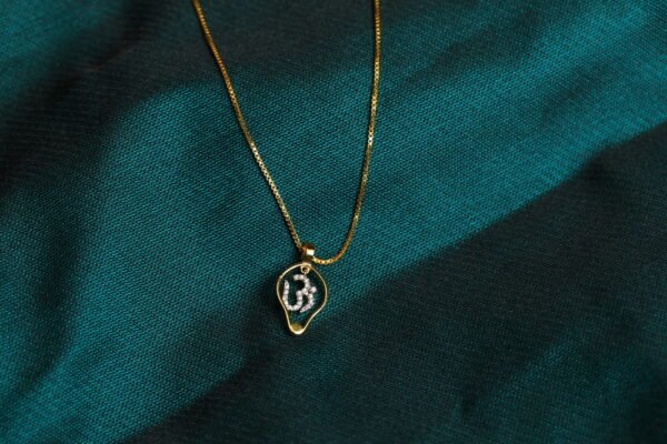 Om Pendant DP-0001